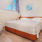 Hotel Dobrovit 3*