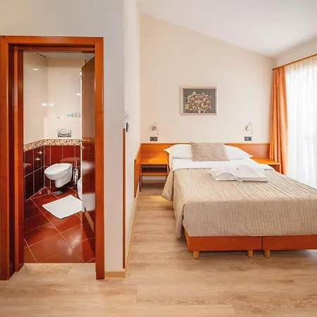 Dobrovit Hotell