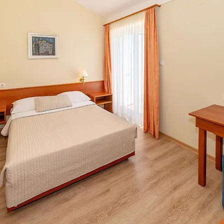 Dobrovit 3* Baška