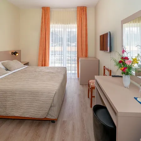 Dobrovit Hotell
