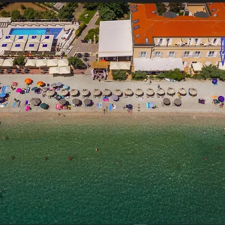 Hotell Dobrovit 3*