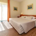 Dobrovit Hotell Baška