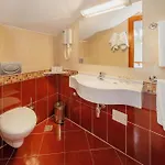 Dobrovit Отель 3*