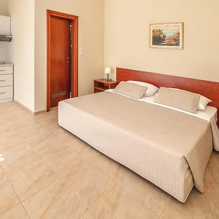 Dobrovit Hotel Baška