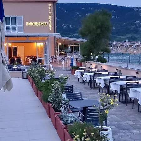 Dobrovit Hotel