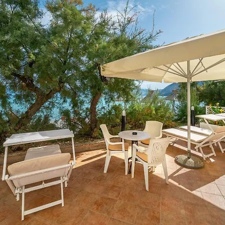 Hotel Dobrovit 3*