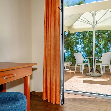 Dobrovit Hotel 3*