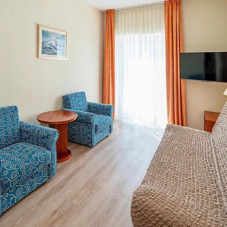 Dobrovit Hotel 3*
