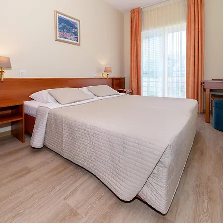 Dobrovit Hotel