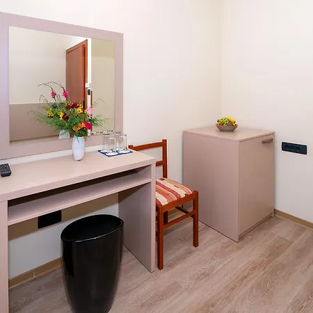 Hotel Dobrovit 3*