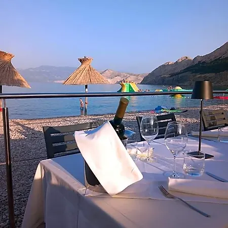 Hotel Dobrovit