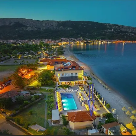 Hotel Dobrovit