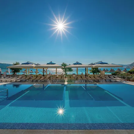 Hotel Dobrovit