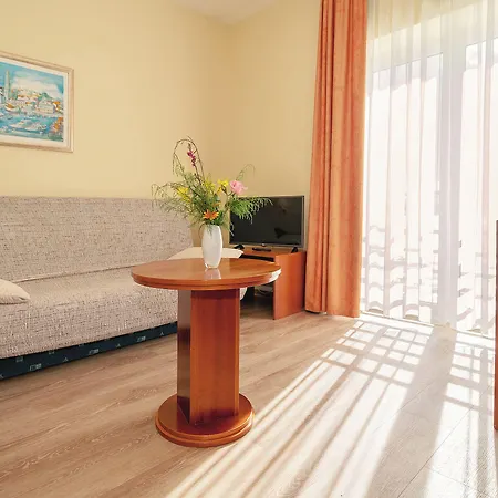 Hotel Dobrovit 3*