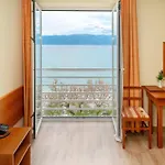 Hotel Dobrovit