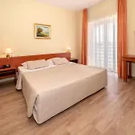 Dobrovit Hotel 3*