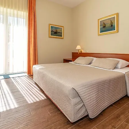Dobrovit Hotel Baška