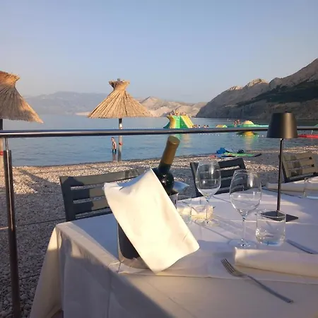 Hotel Dobrovit
