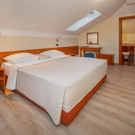 Dobrovit 3* Baška