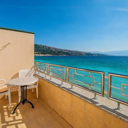 Hotel Dobrovit