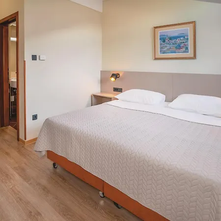 Dobrovit Hotel Baška