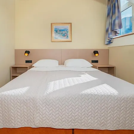 Hotel Dobrovit Baška
