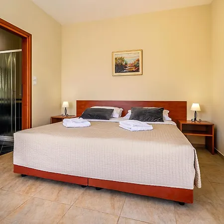 Dobrovit Hotel